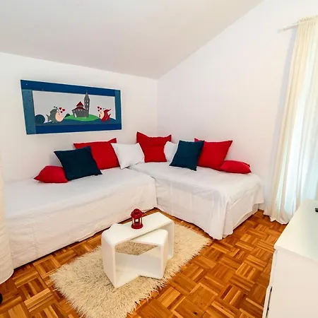 Appartement Luka *